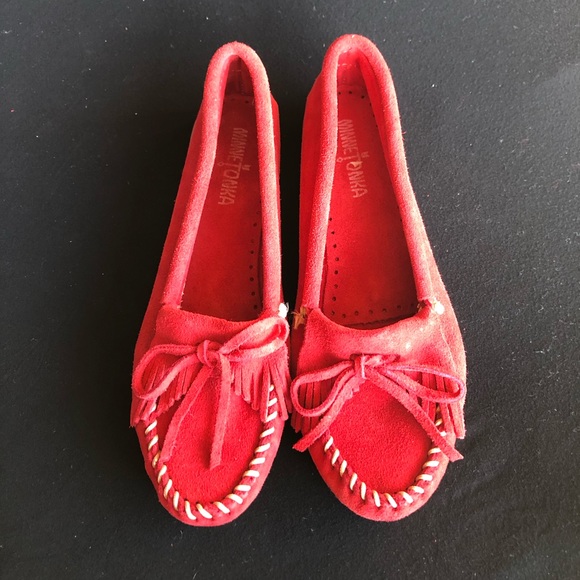 red minnetonka moccasins